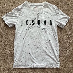Boys Air Jordan T-shirt Size S(8-10)
